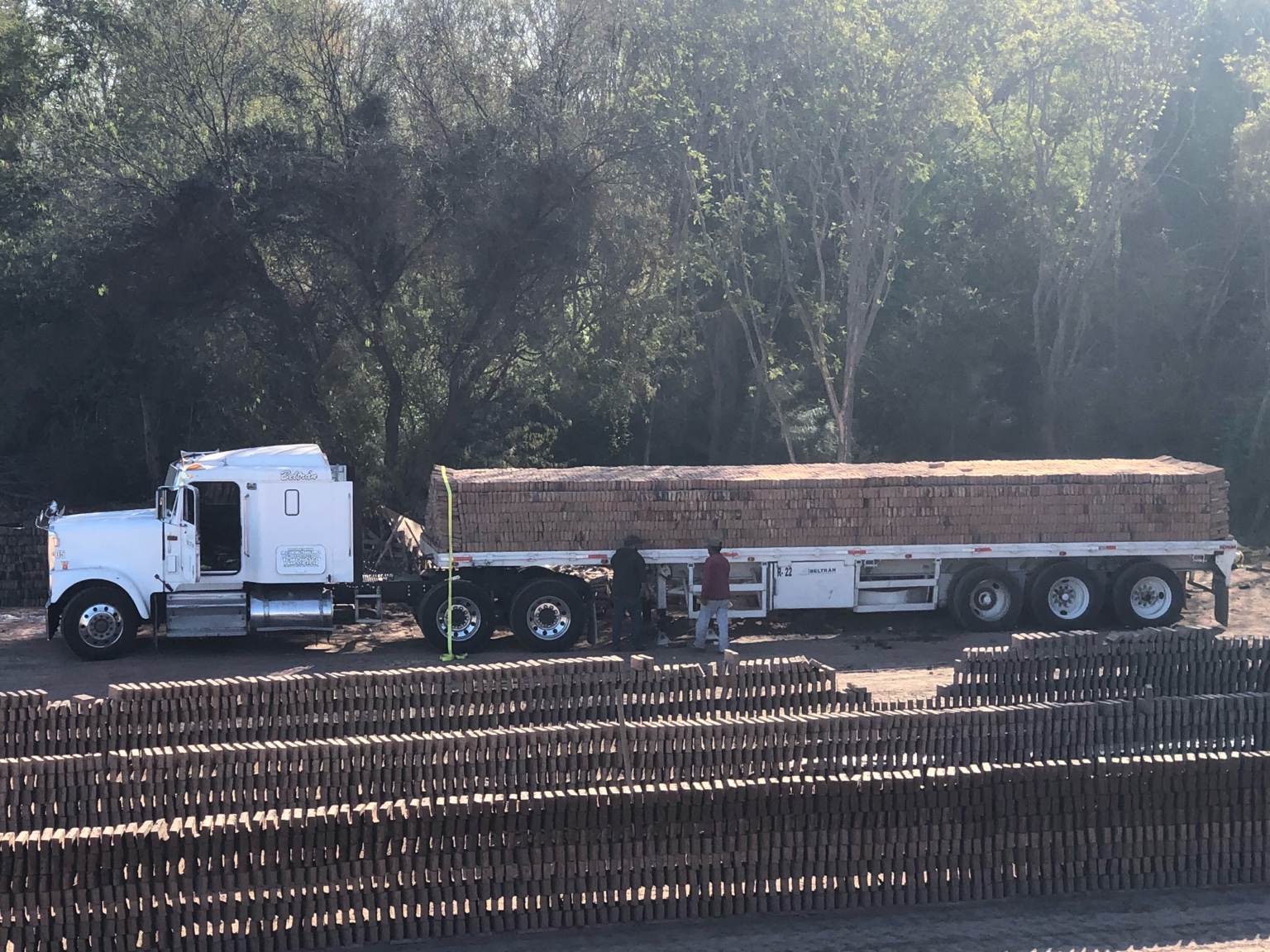 Transporte y suministro de ladrillo